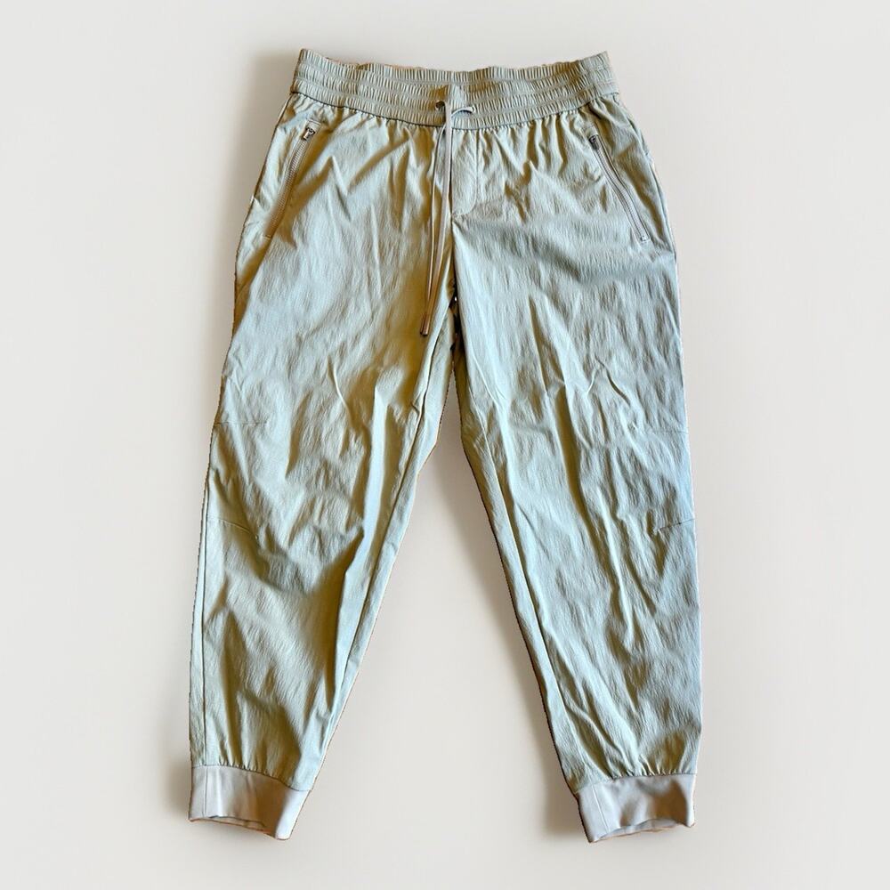 Athleta Trekkie North Jogger Tan Hiking Travel Pants Womens Size Medium Ripstop
